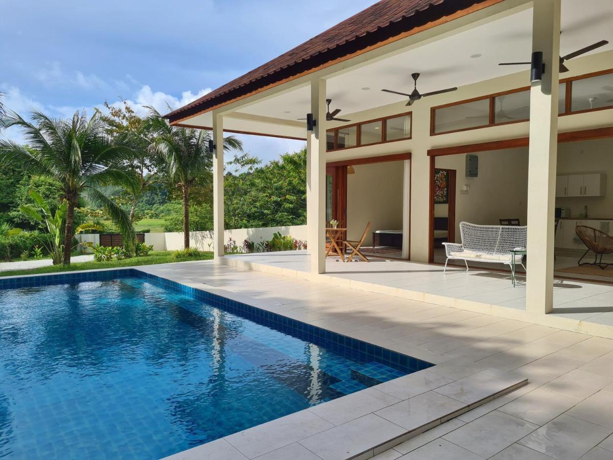 Villa Meranti - Spacious Private Pool Villa Pantai Cenang  Bagian luar foto