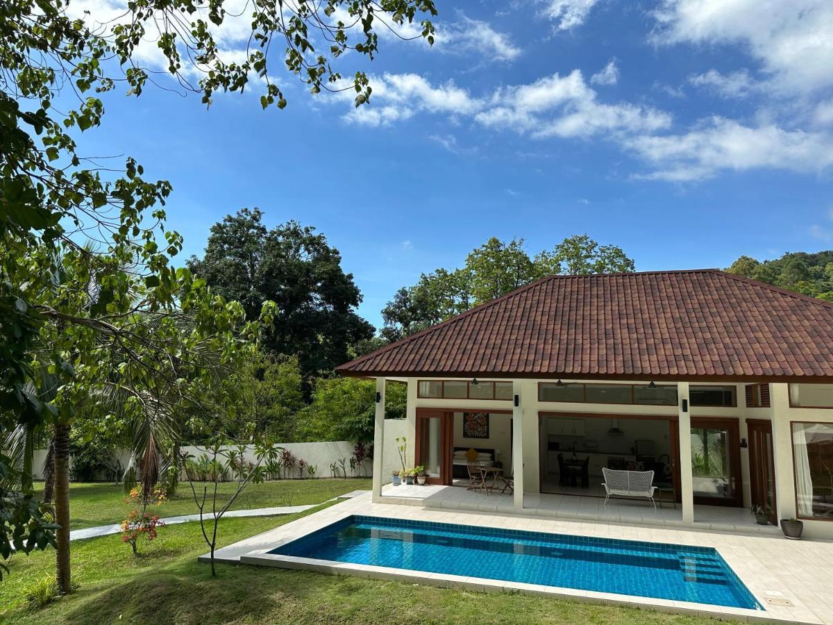 Villa Meranti - Spacious Private Pool Villa Pantai Cenang  Bagian luar foto