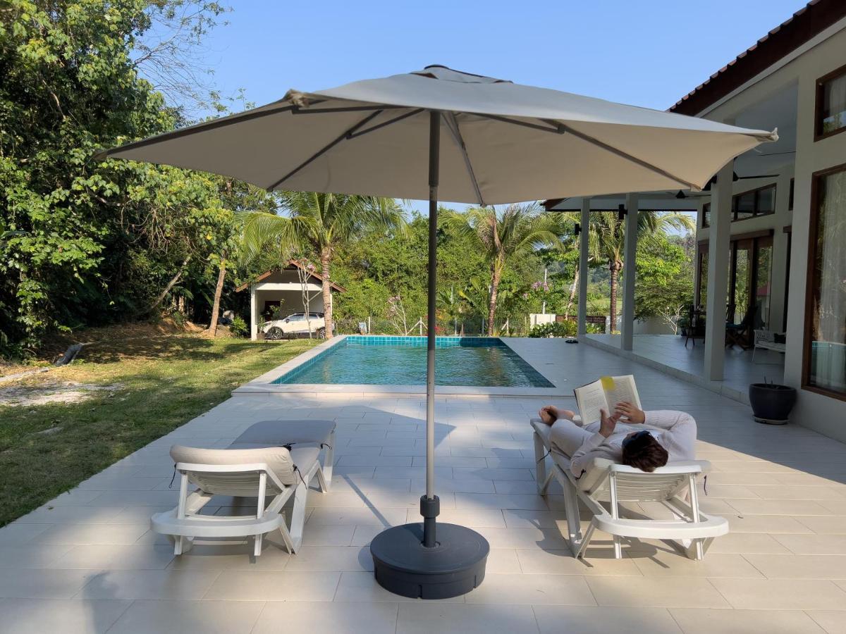 Villa Meranti - Spacious Private Pool Villa Pantai Cenang  Bagian luar foto